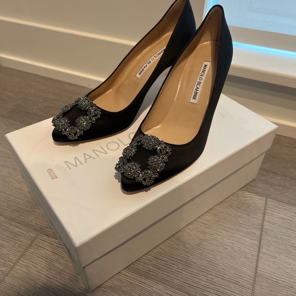 💯 Authentic Manolo Blahnik Black Embellished Women's Heels